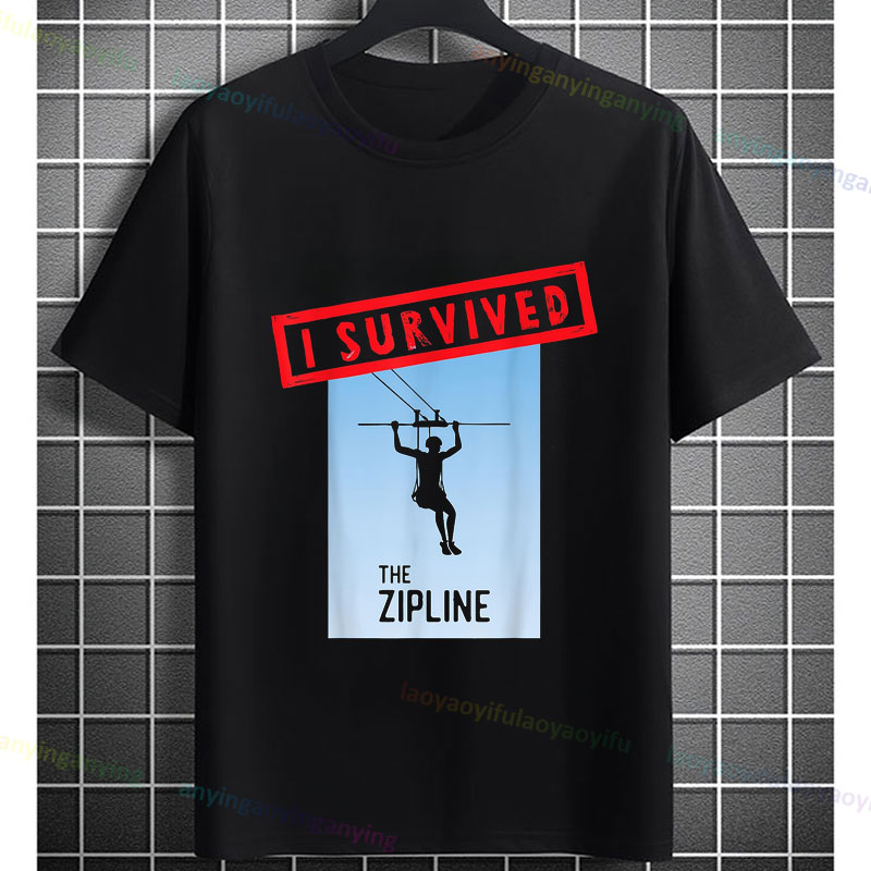 Outdoor Adventure Zipline - 面白い「ジップラインで生き残った」アドベンチャー グラフィック Tシャツ 純綿半袖 カジュアル アウトドア
